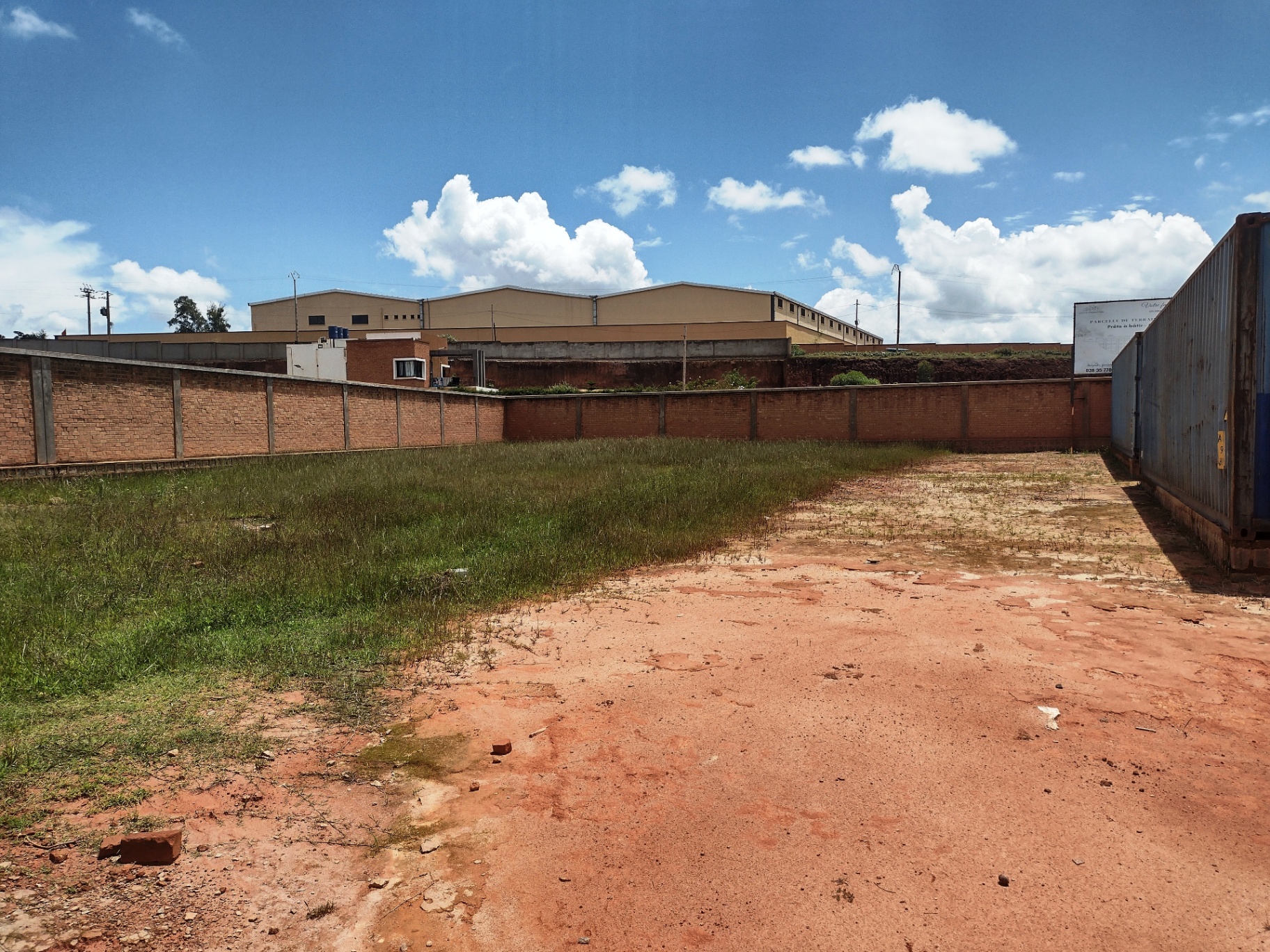 SAHAZA I β Buildable plot ready for construction